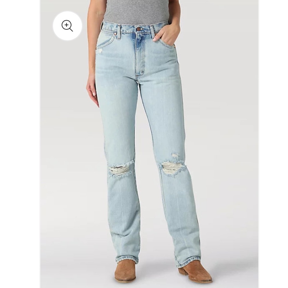 Women’s Wrangler Distressed Straight Leg Distressed Jean 13x34